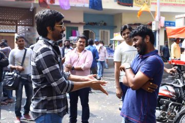 Nela Tickettu Movie Working Stills